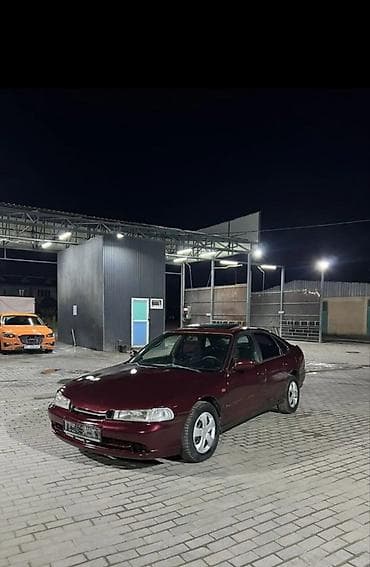 ижара авто: Honda Accord: 1993 г., 2 л, Кол менен иштөөчү, Седан — 1