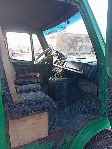 жак 7 к тягач: Легкий грузовик, Mercedes-Benz — 6