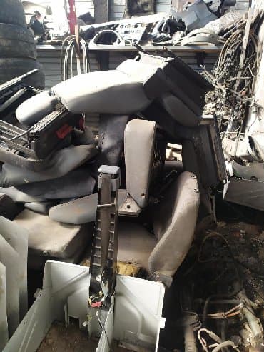 продаю кадиллак: Бу запчасти — 17