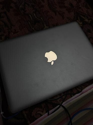 display: Apple MacBook (серия Unibody, 13") — классический алюминиевый ноутбук — 2