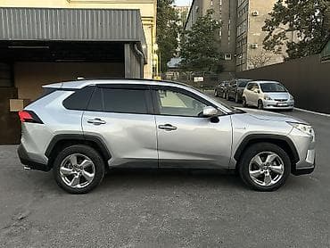два авто: Toyota RAV4: 2020 г., 2.5 л, Вариатор, Гибрид, Кроссовер — 5
