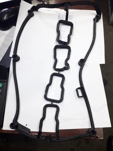 изготовление прокладок: Прокладка крышки ГБЦ на Альфа Ромео#Alfa Romeo 156, V 1,6/1.8 twin — 1