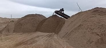 Песок карьерный (мытый, фракция средняя) Описание: - Натуральный