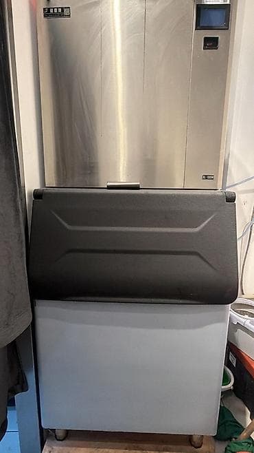 Промышленный льдогенератор с бункером хранения. - Тип льда: кубики — 1