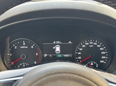 срочно в связи с переездом: Kia Sportage: 2021 г., Дизель — 10