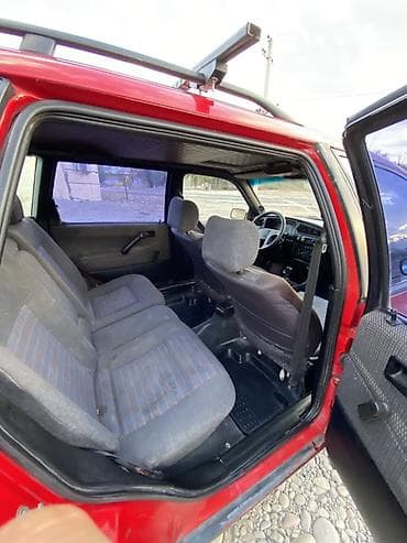 ипсум багаж: Volkswagen Passat Variant: 1991 г., 2 л, Газ, Универсал — 8