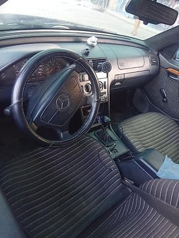 2 8: Mercedes-Benz 220: 1995 г. — 5