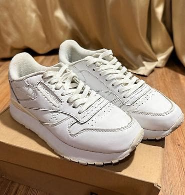 Угги: Продаю кроссовки, размер 37 (длина стельки 23,5 см). Состояние — 1