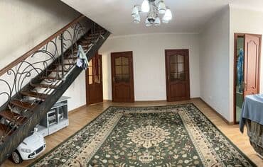 дом в военно антоновка: 180 кв. м, 7 бөлмө, Жылытылган, Видео байкоо, Унаа токтотуучу жай — 1