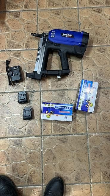 продаю страпила: Аккумуляторный гвоздезабиватель/степлер MAOVON Комплектация: - — 1