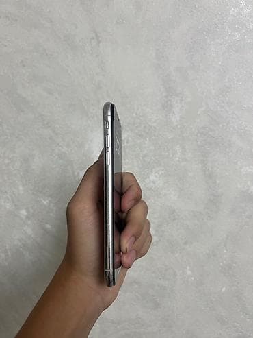 ipnone 8: IPhone Xs, Б/у, 256 ГБ, Серебристый, Чехол — 4