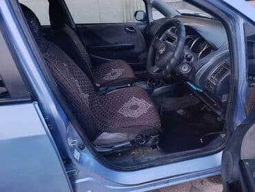 машину авто: Honda Fit: 2002 г., 1.3 л, Автомат, Бензин, Хэтчбэк — 5