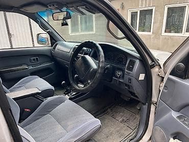 продаю тайота сурф бишкеке: Toyota Hilux Surf: 1996 г., 2.7 л, Автомат, Бензин, Внедорожник — 5