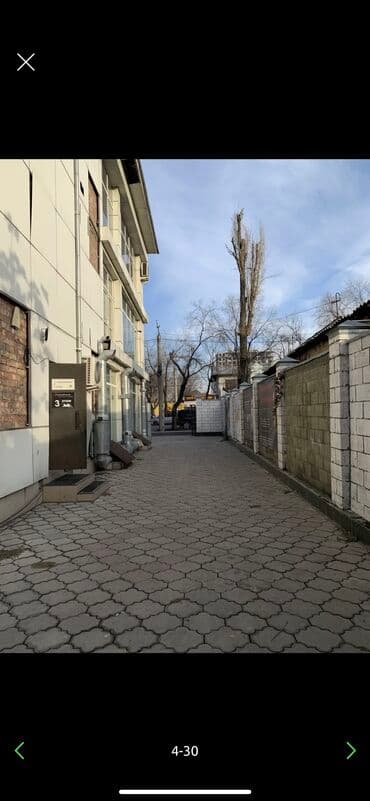 куплю коммерческую недвижимость с арендаторами: Продаётся отдельно стоящие здание по первой линии улицы Байтик Баатыра — 4