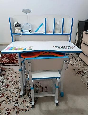 Комплект парты и стула, Б/у, Самовывоз, цвет - Белый