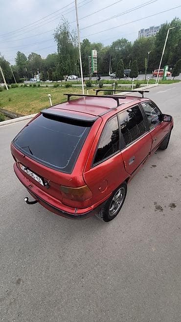 срочно продаю в связи с переездом: Opel Astra: 1992 г., 1.6 л, Механика, Бензин, Хэтчбэк — 7