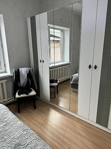 продаю спальные гарнитуры: Спальный гарнитур в современном стиле, цвет – белый с серыми акцентами — 2