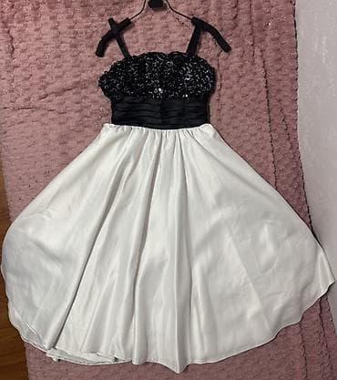 Платья: Коктейльное платье в черно-белой гамме. - Верх: корсетный лиф на — 1