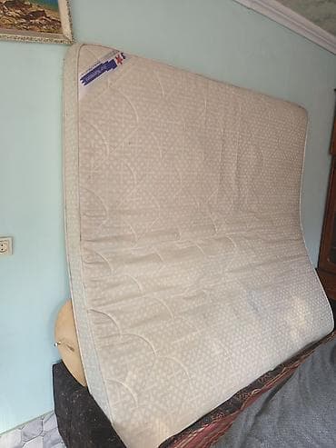 used bed: Спальный матрас, Б/у, Двуспальный, Боннельная система пружин, Другой бренд, Матрасы средней жесткости — 1