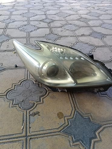 бегущий поворотник: Передняя левая фара Toyota — 4