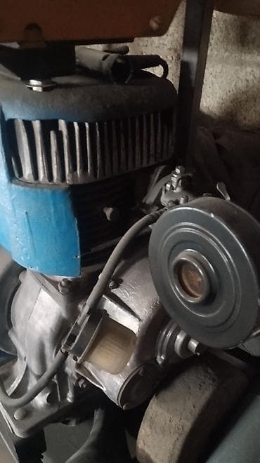 дизельный аппарат: Бензиновый одноцилиндровый стационарный мотор СССР с ременным шкивом — 8