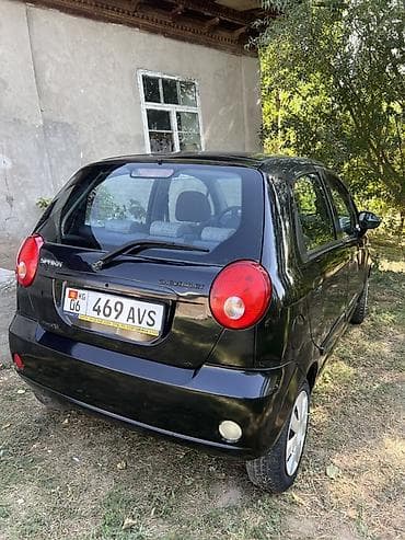 купить асфальт: Chevrolet Spark: 2009 г., Механика, Бензин, Хэтчбэк — 4
