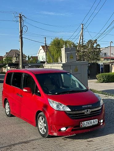 Honda Stepwgn: 2005 г., 2.4 л, Автомат, Бензин, Минивэн