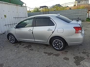 ланкрузер 105: Toyota Yaris: 2007 г., 1.5 л, Автомат, Бензин, Седан — 3