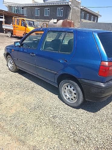 Volkswagen Golf: 1993 г., 1.6 л, Кол менен иштөөчү, Бензин, Хетчбек — 5