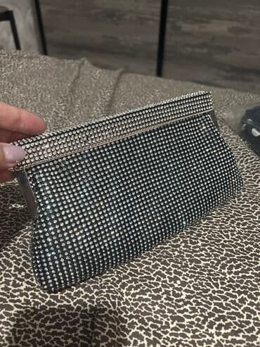 черная удлиненная куртка: Сумочка на вечер, отличный вариант для выпускного вечера, новая — 1