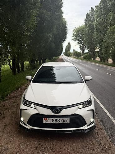 Toyota Corolla: 2022 г., 1.8 л, Гибрид, Седан — 3