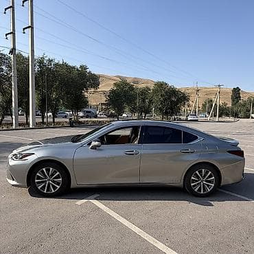 гибрид лабо: Lexus ES: 2020 г., Гибрид — 4