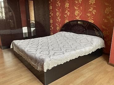 Спальный гарнитур в классическом стиле, цвет — темный глянец с