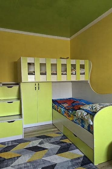 Продаётся детская двухъярусная кровать. Размеры спальных мест: 200×80