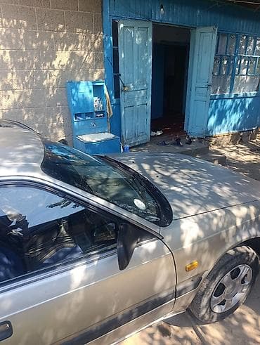 Унаа сатуу: Mazda 626: 1989 г., 2 л, Кол менен иштөөчү, Бензин, Лифтбек — 7