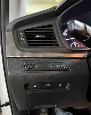 срочно продаю в связи с переездом: Hyundai Sonata: 2018 г., 2 л, Автомат, Газ, Седан — 6