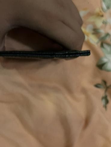 карт: Тонкий кардхолдер из черной фактурной кожи. - Формат: вертикальный — 2