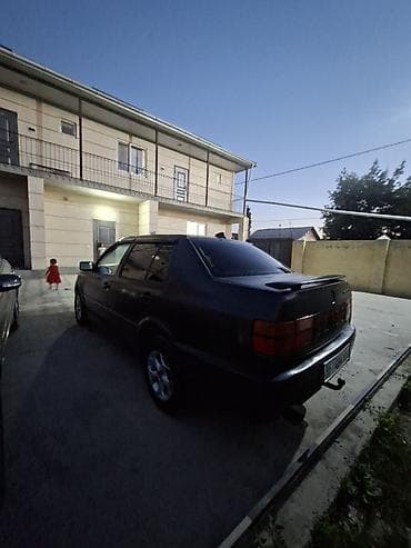 крыло аванте: Volkswagen Vento: 1993 г., Механика, Бензин, Седан — 2