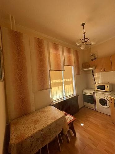 osh flat: 🏡 Сдается 2-комнатная квартира на длительный срок! 📍 Адрес: пр. Чуй / — 3