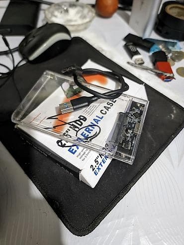 Прозрачный корпус для 2.5" HDD/SSD + кабель можно подключить любой