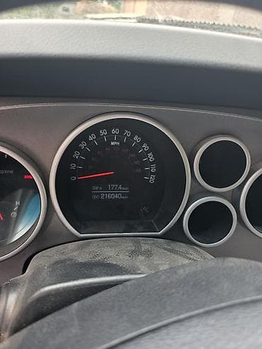 секвойа: Toyota Sequoia: 2010 г., Бензин, Внедорожник — 2