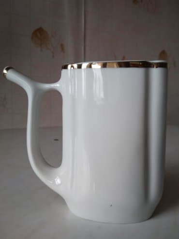 маленький чайник: Сувенирный кувшинчик для питья минеральной воды. Фарфор — 3