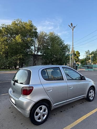горит срочно: Toyota Yaris: 2001 г., 1.3 л, Механика, Бензин, Хэтчбэк — 5