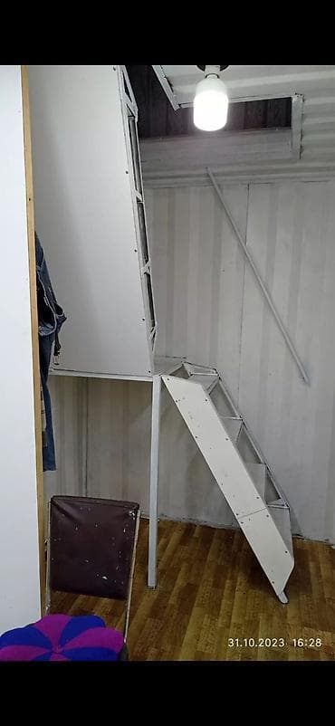 куплю контейнер 40 тонн: Дордой Алкан базар Сдается контейнер Обьем:40 тонн 2 этажный,есть — 4