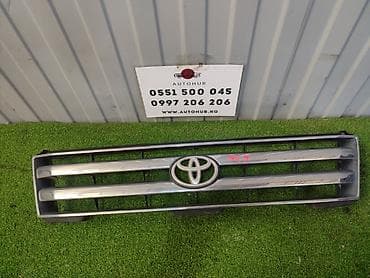Решетка радиатора Toyota 1998 г., Оригинал