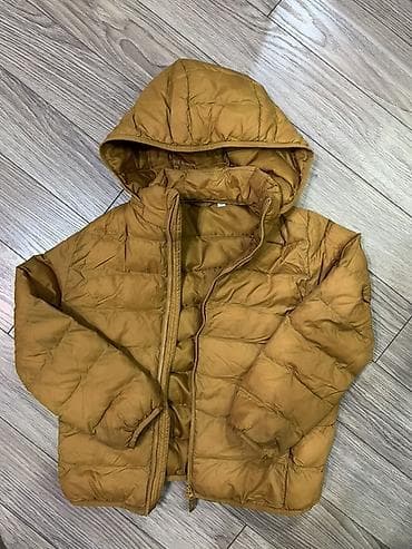 На 8-10 лет Пуховик детский с капюшоном, карамельно‑коричневый цвет