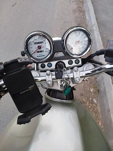 мотоцикыл: Классический мотоцикл Kawasaki, 750 куб. см, Бензин — 5