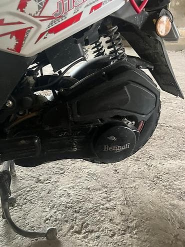 мото транспорт: Тип скутера 180 куб. см, Бензин — 5