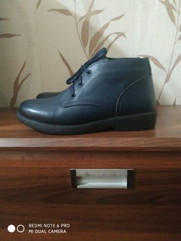 обувь ручной работы бишкек: Продается турецкие ботинки синего цвета кожа 39 размер, цена 700 — 2
