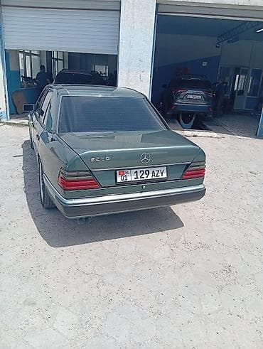 Продажа авто: Mercedes-Benz W124: 1992 г., 2 л, Механика, Бензин, Седан — 2